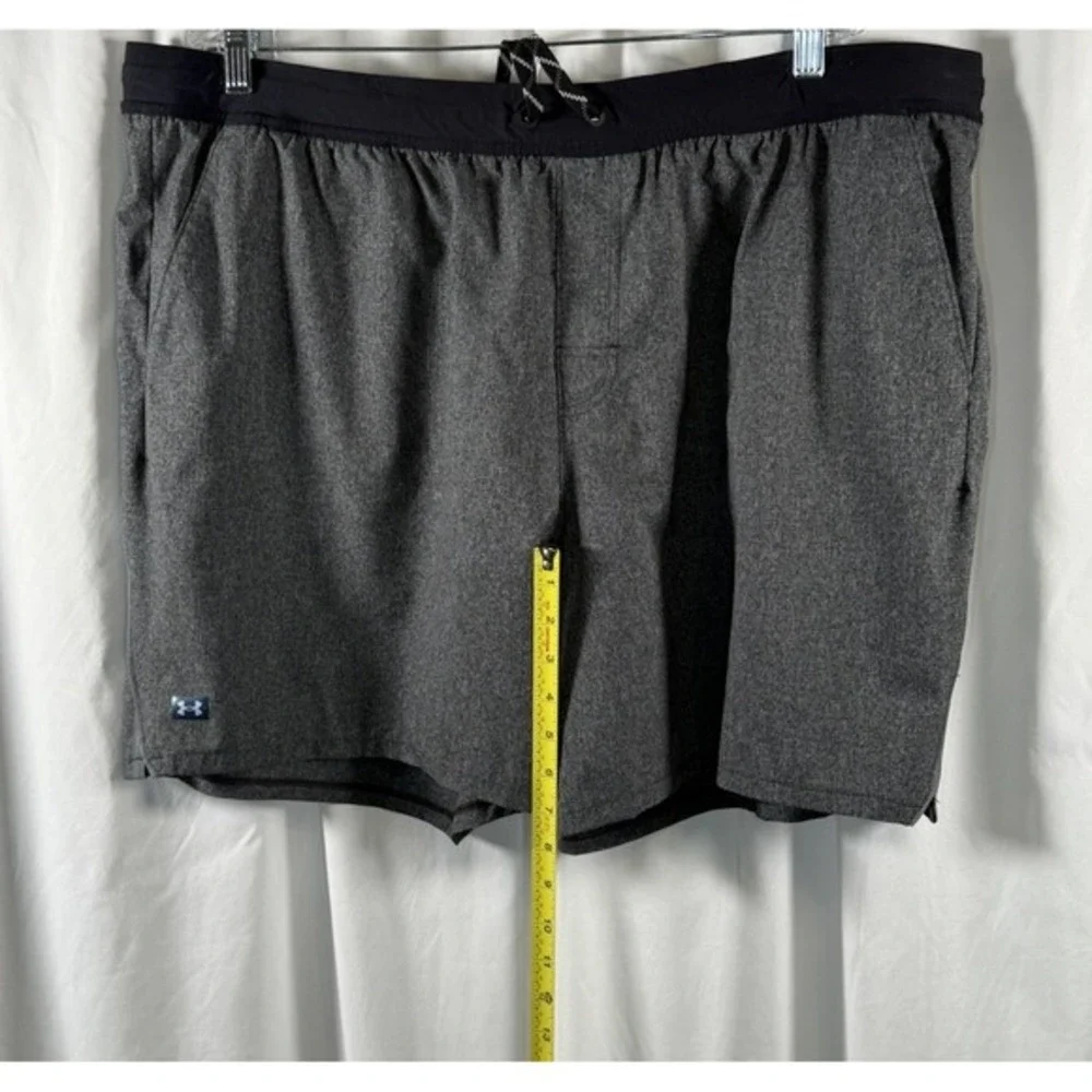 Under Armour Loose Fit Athletic Shorts Gray Heather XXL Beach Resortwear 87-26‎